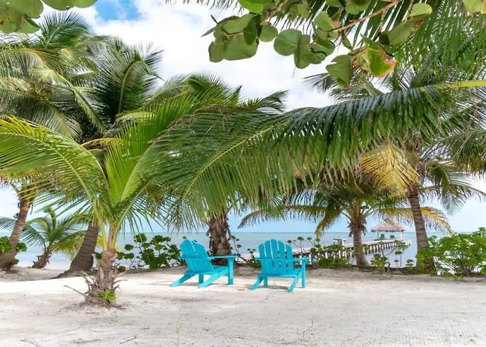 Beachfront With Long Private Pier And Pool * San Pedro (Ambergris Caye)