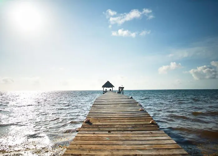 Beachfront With Long Private Pier And Pool San Pedro (Ambergris Caye)