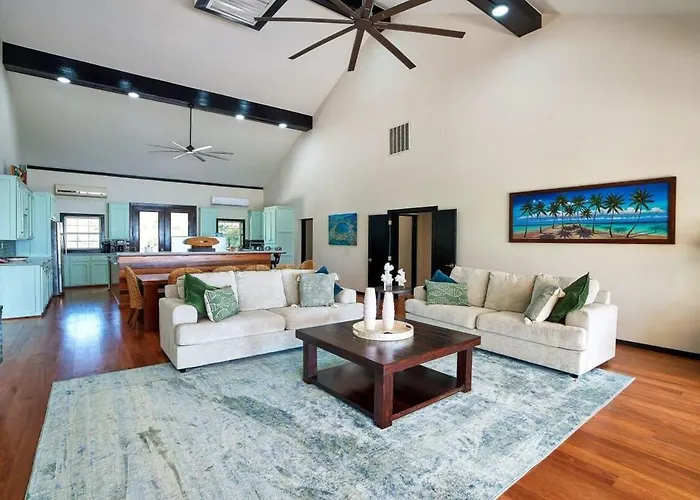 Сasa de vacaciones Beachfront With Long Private Pier And Pool