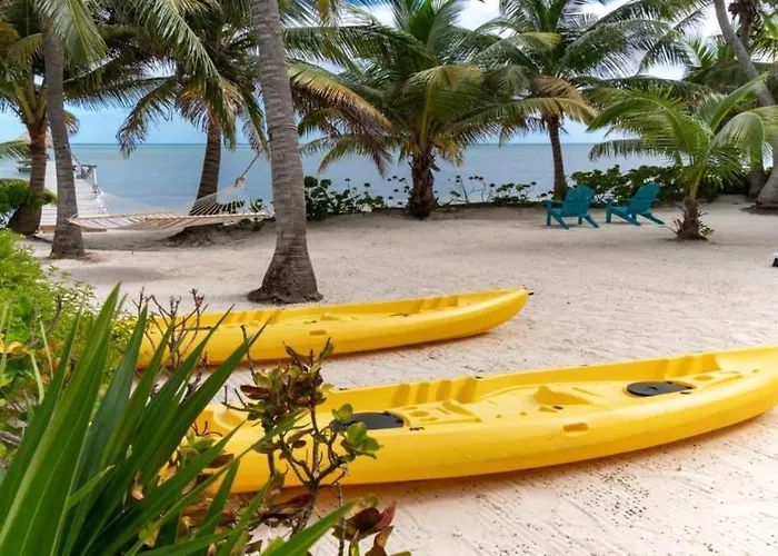 Сasa de vacaciones Beachfront With Long Private Pier And Pool *