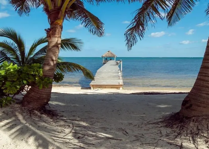 Beachfront With Long Private Pier And Pool * San Pedro (Ambergris Caye)