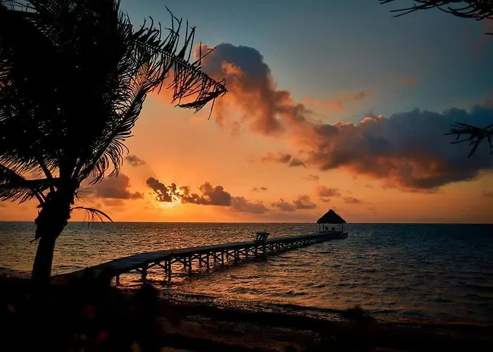 Beachfront With Long Private Pier And Pool San Pedro (Ambergris Caye)