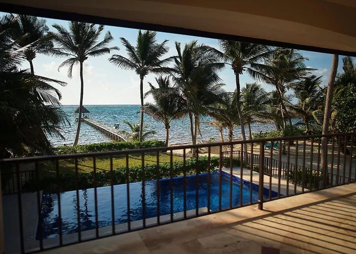 Сasa de vacaciones Beachfront With Long Private Pier And Pool *